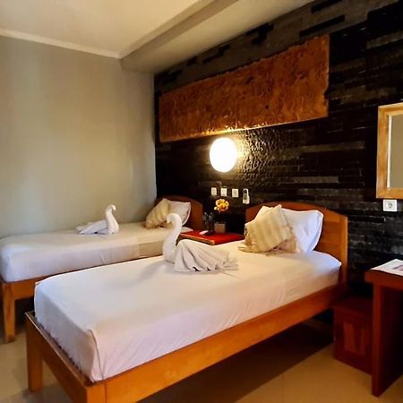 Отель The Point Surfcamp Bali Пулукан Экстерьер фото